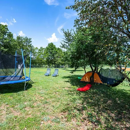 Hébergement de vacances 2 Bedroom In Kršan